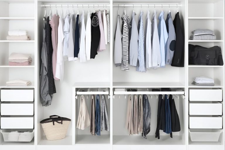 Guarda-roupa organizado